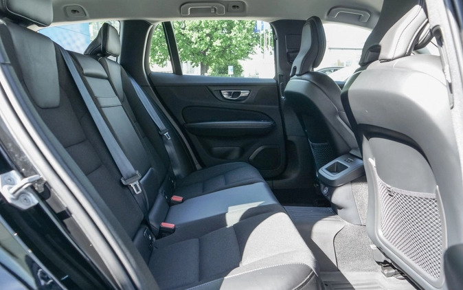 Volvo V60 cena 139900 przebieg: 46500, rok produkcji 2021 z Węgrów małe 596